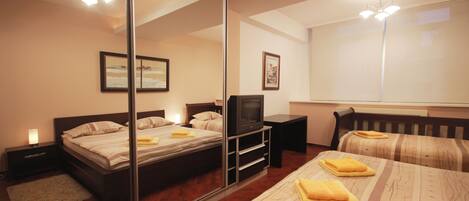 1 chambre, fer et planche à repasser, accès Internet, draps fournis