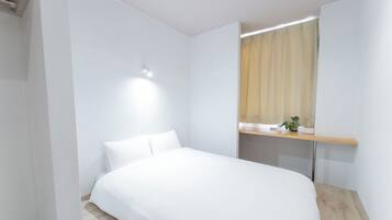 Basic Double Room | Free WiFi, bed sheets