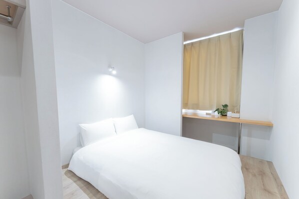 Basic Double Room | Free WiFi - Atic Guesthouse (Takamatsu Kawaramachi)