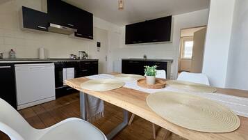 Oven, stovetop, dishwasher