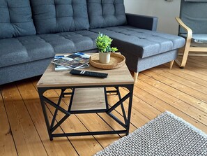 TV - Modern Accommodation with Comfort & Prime Location (Holzwickede)