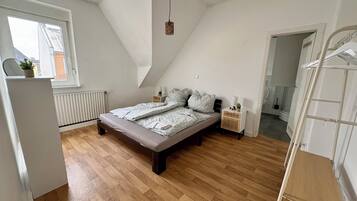 2 bedrooms, WiFi, bed sheets