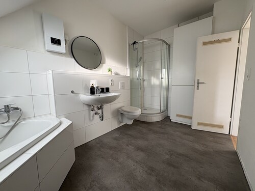 Modern Accommodation with Comfort & Prime Location