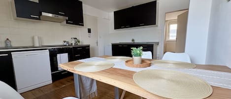 Oven, stovetop, dishwasher