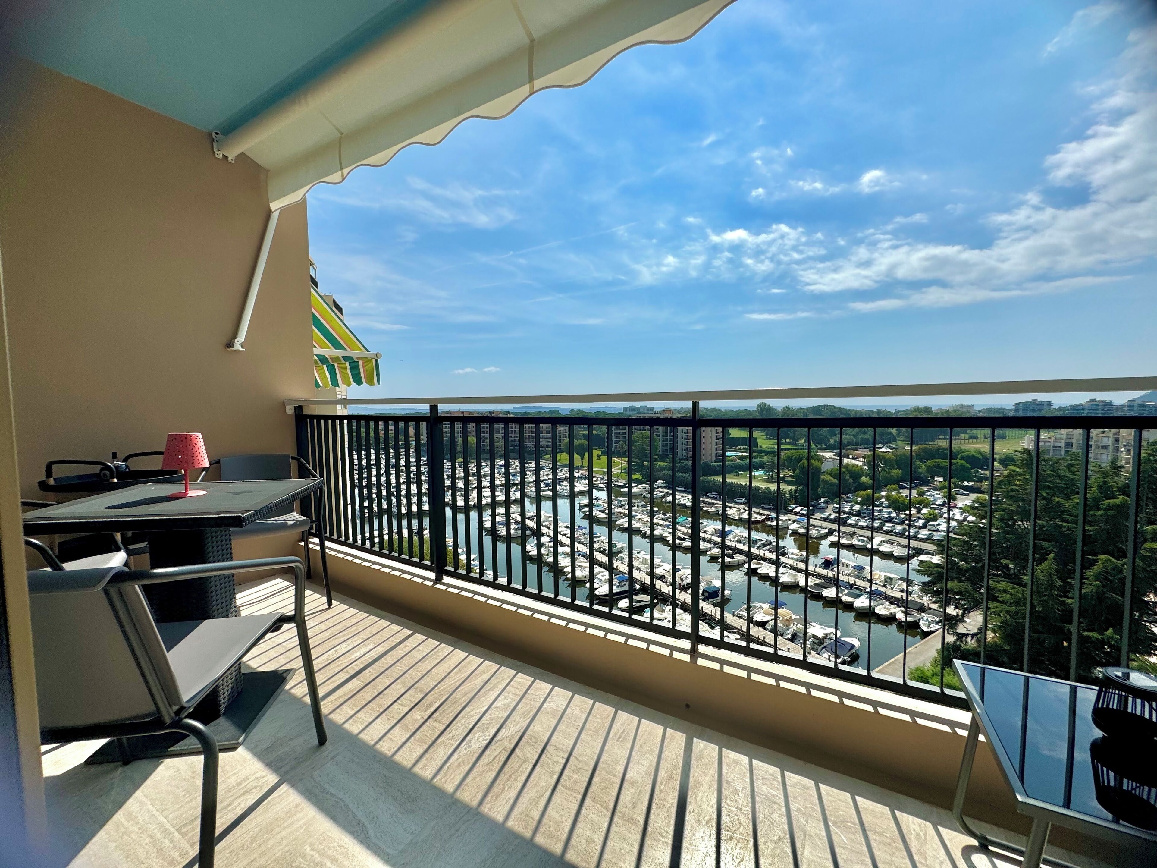 Familienstudio, Balkon, Meerblick | Terrasse/Patio