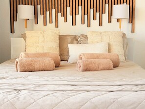 Studio 1405 Familial vue mer | Hypo-allergenic bedding, in-room safe, blackout curtains - La Marina Cannes Suites  (Mandelieu-La-Napoule)