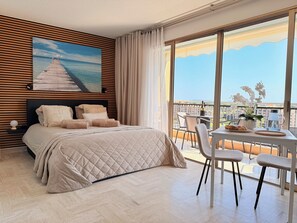 Studio 905 Deluxe vue mer | Living area - Marina Suites Résidence & Services (Mandelieu-La-Napoule)