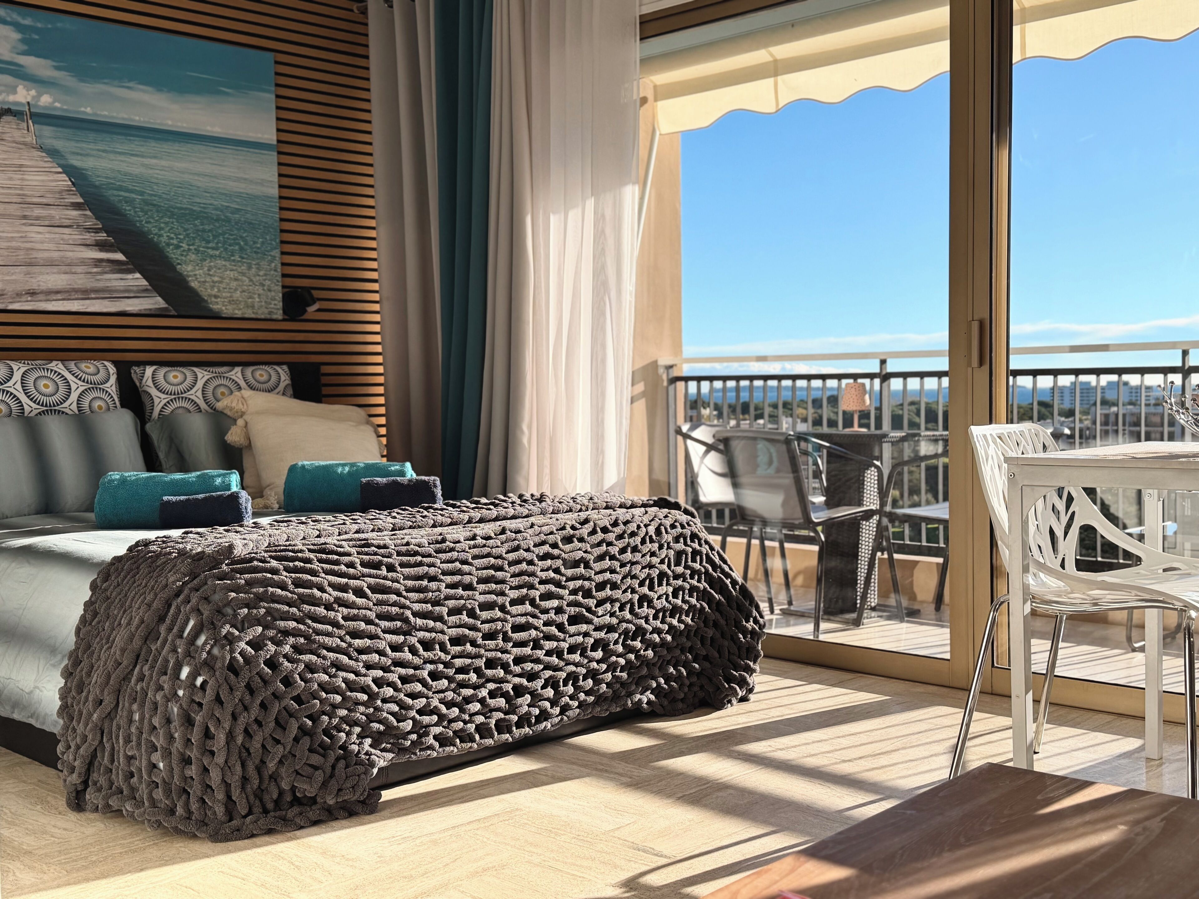 Familienstudio, Balkon, Meerblick | Zimmersafe, Verdunkelungsvorhänge, Bügeleisen/Bügelbrett