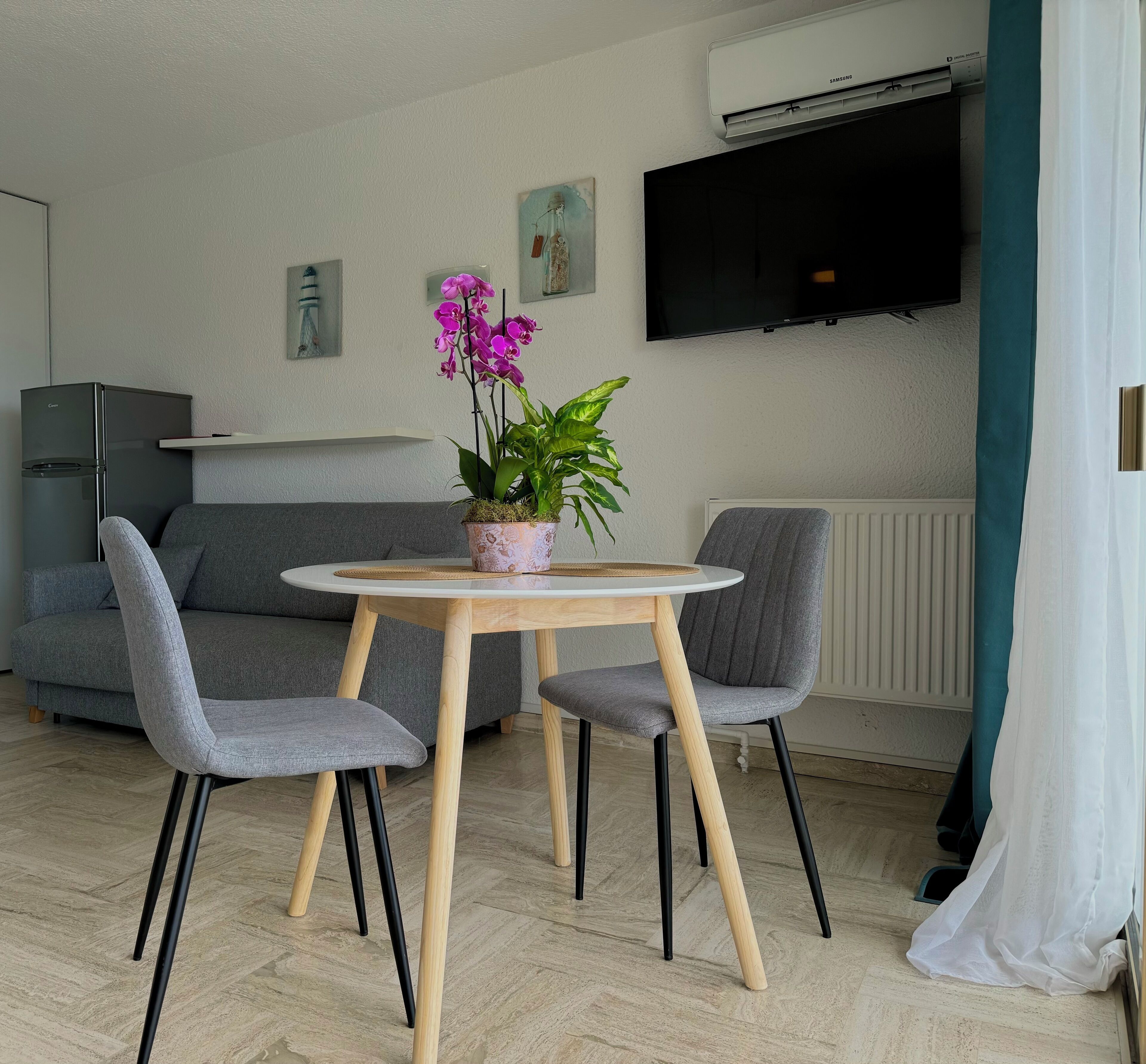 Premium bedding, in-room safe, blackout drapes, iron/ironing board