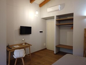 프리미엄 트리플룸, 정원 전망 | 책상, 노트북 작업 공간, 무료 WiFi