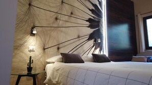 Classic Triple Room Narciso | 高級寝具、羽毛の掛け布団、低反発ベッド、デスク