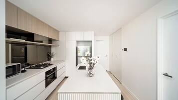 Microwave, oven, stovetop, dishwasher