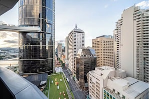 Property grounds - Skyscraper Cinema - Dream a thousand city lights (Brisbane City)