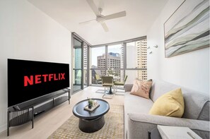 TV - Skyscraper Cinema - Dream a thousand city lights (Brisbane City)