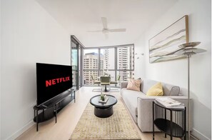 TV - Skyscraper Cinema - Dream a thousand city lights (Brisbane City)