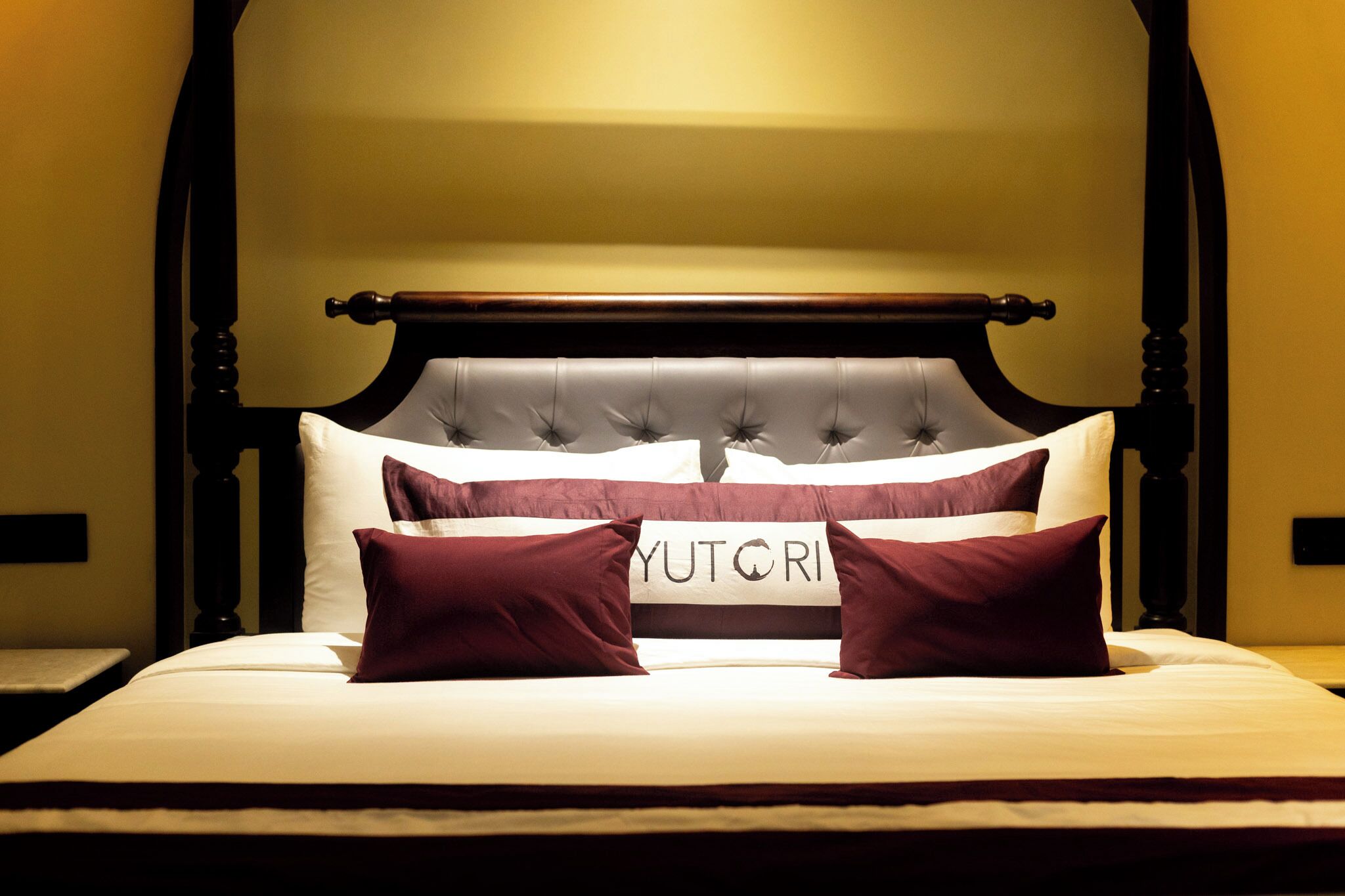 高级套房, 花园景观 | 客房内保险箱、办公桌、笔记本电脑工作区、遮光窗帘