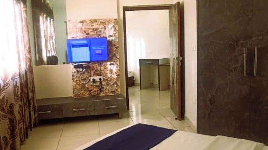 Hotel President Chintpurni