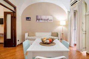 Dining - Your Refuge, Relaxation and Comfort in the Center (Catania)
