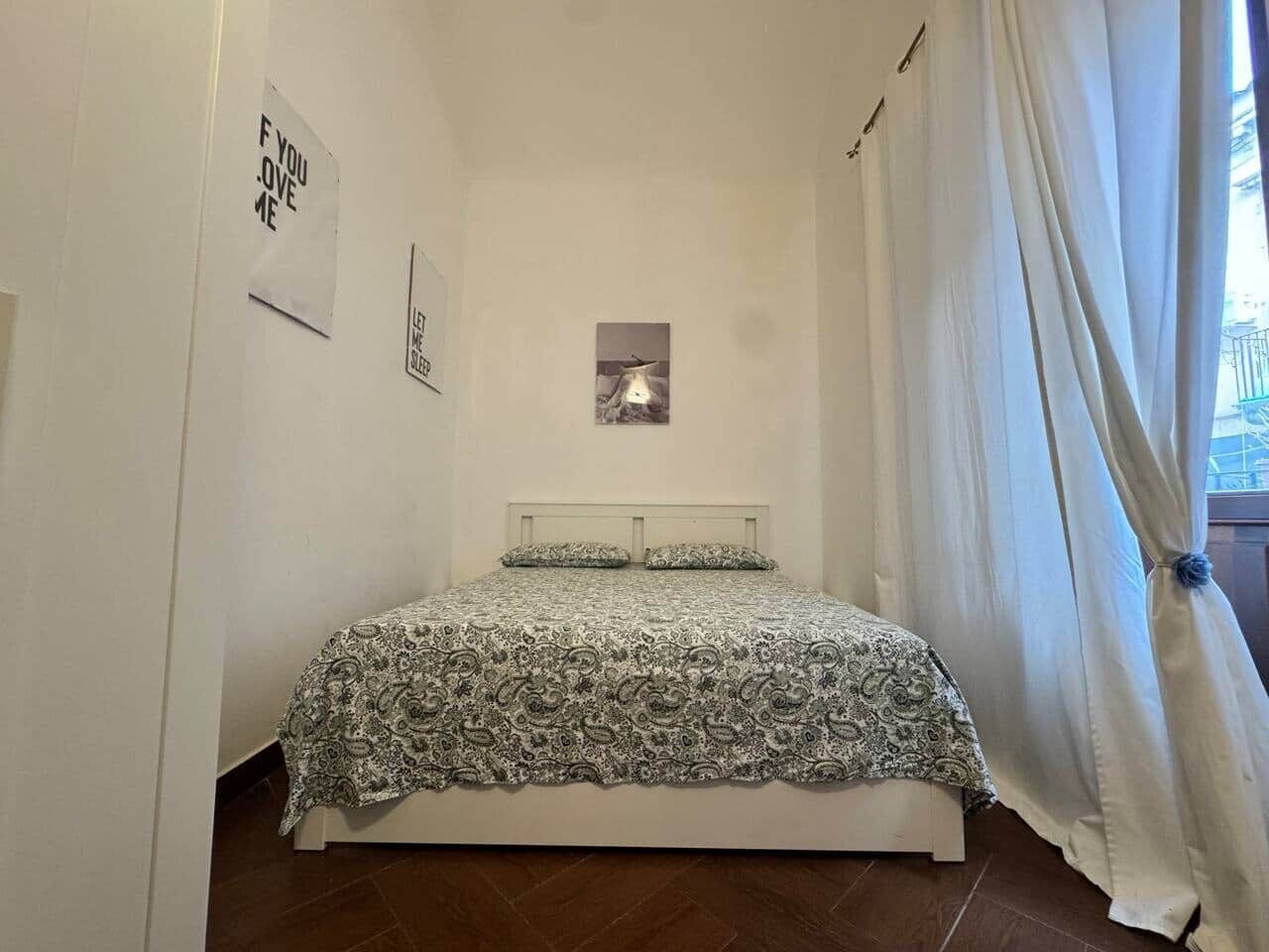 2 habitaciones, tabla de planchar con plancha, wifi y ropa de cama 