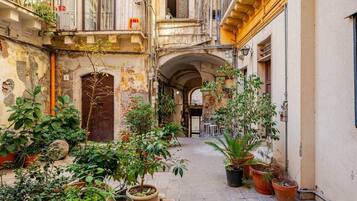 Enceinte de lâhĂ©bergement