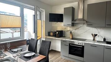 Comfort-Apartment, 2 Schlafzimmer, Bergblick | Eigene Küche | Wasserkocher mit Kaffee-/Teezubehör, Wasserkocher