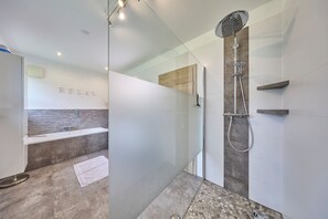 Comfort-Apartment, 2 Schlafzimmer, Bergblick | Badezimmer