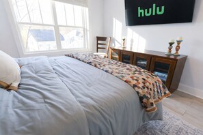 1 bedroom, desk, free WiFi, bed sheets