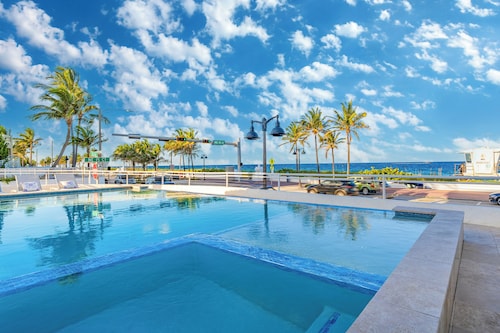 Rate Discounts! Beachfront Home, Pool + Ocean Views | Beach Haven by AvantStay