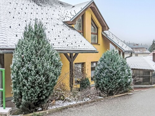 Beautiful private villa for 30 guests with private pool, WIFI, TV and pets allowed