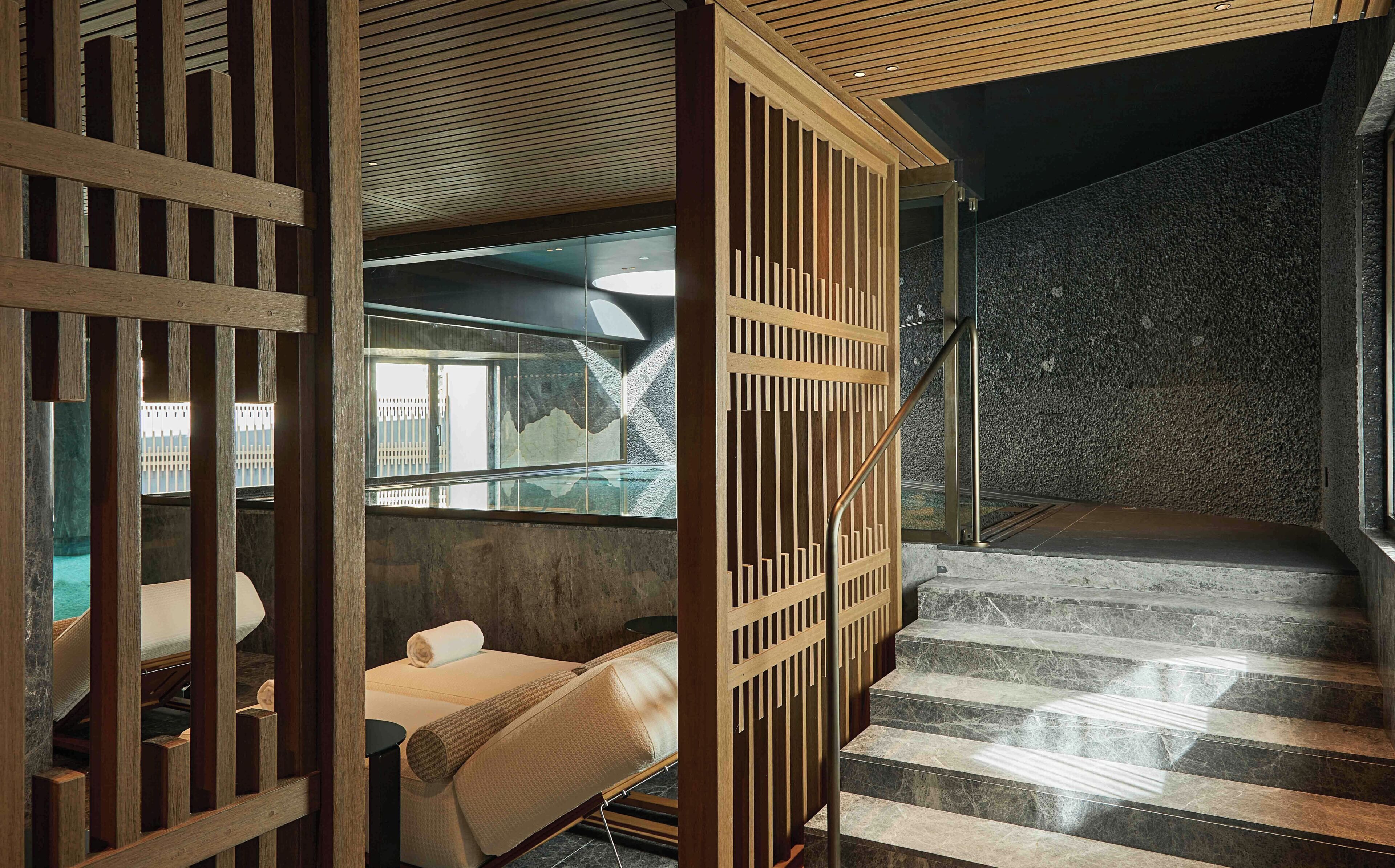 Couples treatment rooms, sauna, hot tub, steam room, Turkish bath