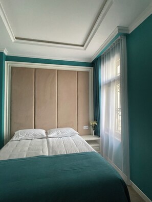 Family Quadruple Room, Courtyard View | Premium bedding, Select Comfort beds, minibar, in-room safe - Seven Beauty Hotel Baku (Baku)