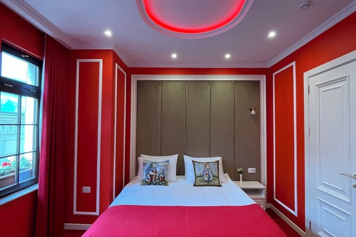 Ropa de cama de alta calidad, colchones Select Comfort y minibar