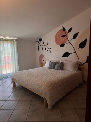 Strykjärn/strykbräda, wi-fi och sängkläder