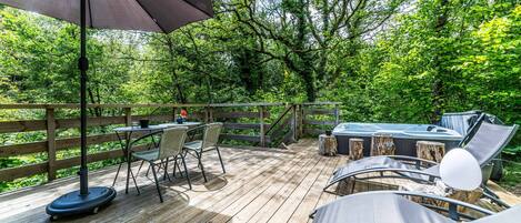 Bañera de hidromasaje al aire libre