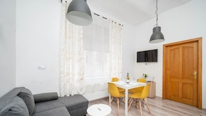 Dining - Łódź Legionów Apartment M1 - Parking, Top Location (Łódź)