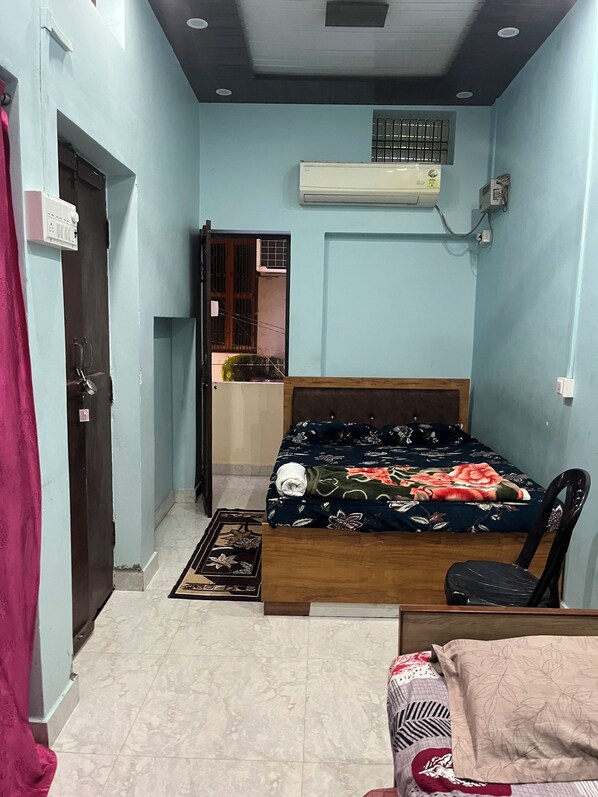 Comfort Double Room | Free WiFi