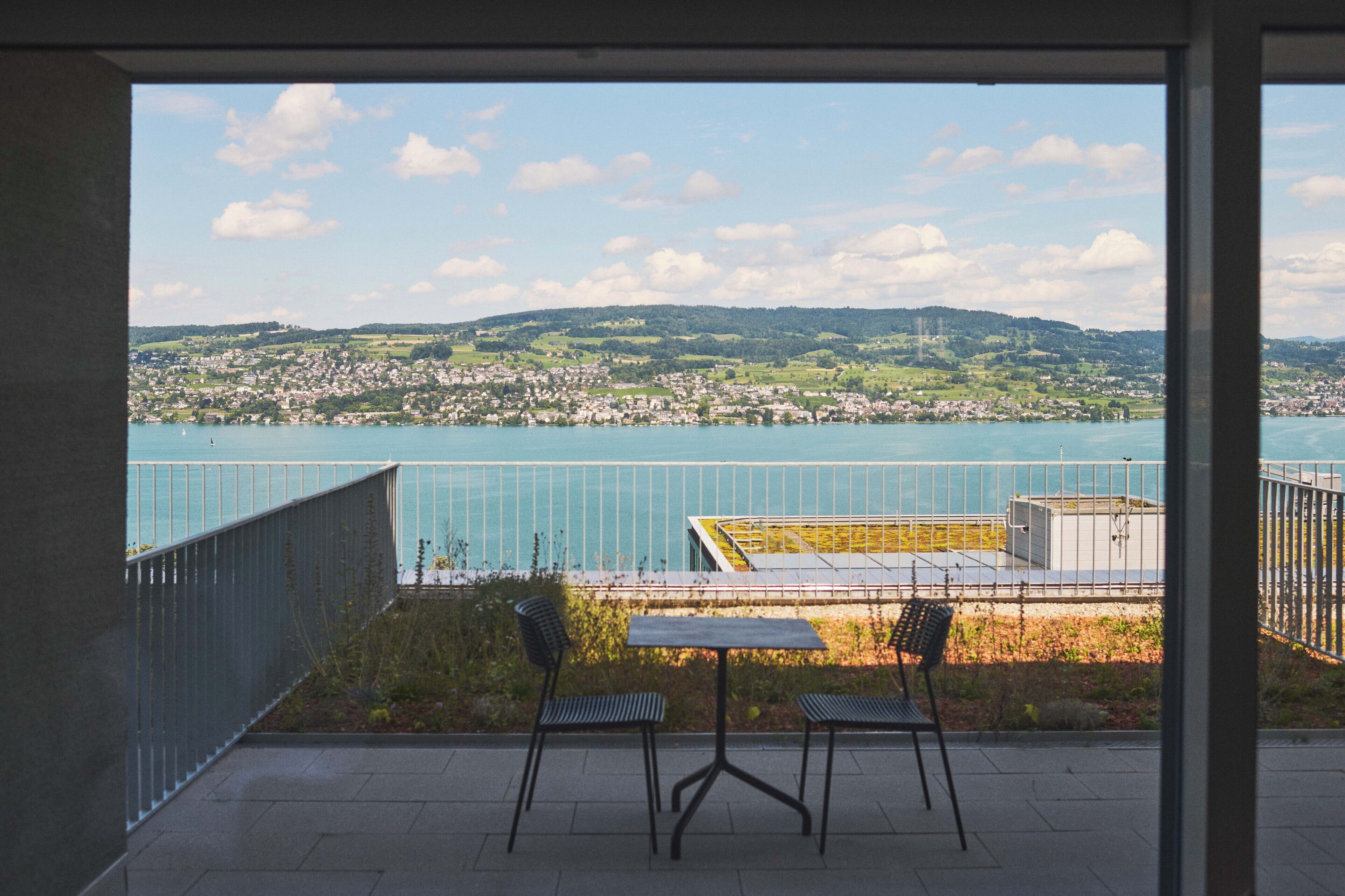 Appartement Confort, balcon, vue lac | Restauration extérieure