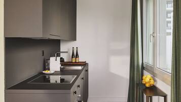 Deluxe-Apartment, Balkon, Seeblick | Eigene Küche