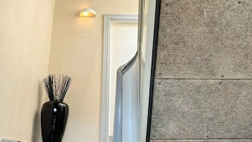 Apartment, 3 Bedrooms, Smoking, Garden View | Property entrance