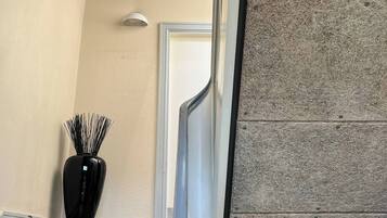 Leilighet, 3 soverom, røyk, hageutsikt | Innvendig