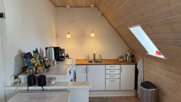 Leilighet, 3 soverom, røyk, hageutsikt | Eget kjøkken