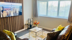 Living area - Corby- Split Level Apartment With 3 Bedrooms (Corby)