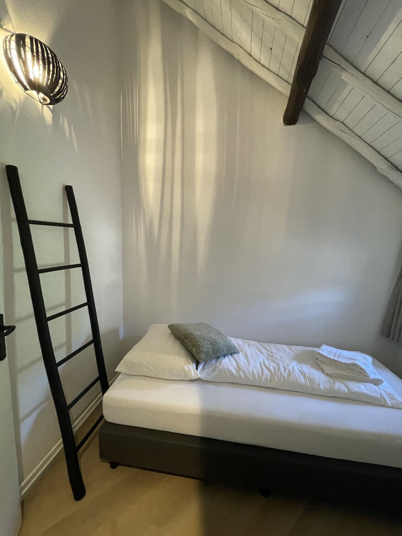 2 dormitorios, escritorio, wifi y ropa de cama