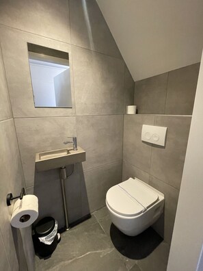 Bathroom - Historical cosy private cottage (Voerendaal)