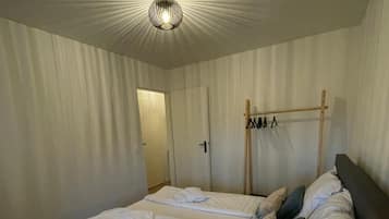 2 slaapkamers, een bureau, wifi, beddengoed