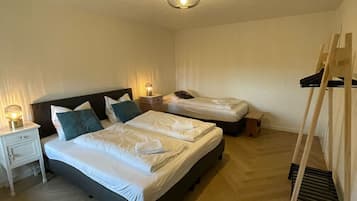 3 Schlafzimmer, Schreibtisch, BĂŒgeleisen/BĂŒgelbrett, WLAN