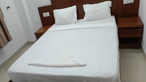 Unclassified image, 3 of 11, button - Hotel TJS Grand (New Delhi)