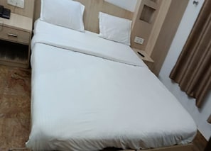 Deluxe Double Room | Free WiFi - Hotel TJS Grand (New Delhi)