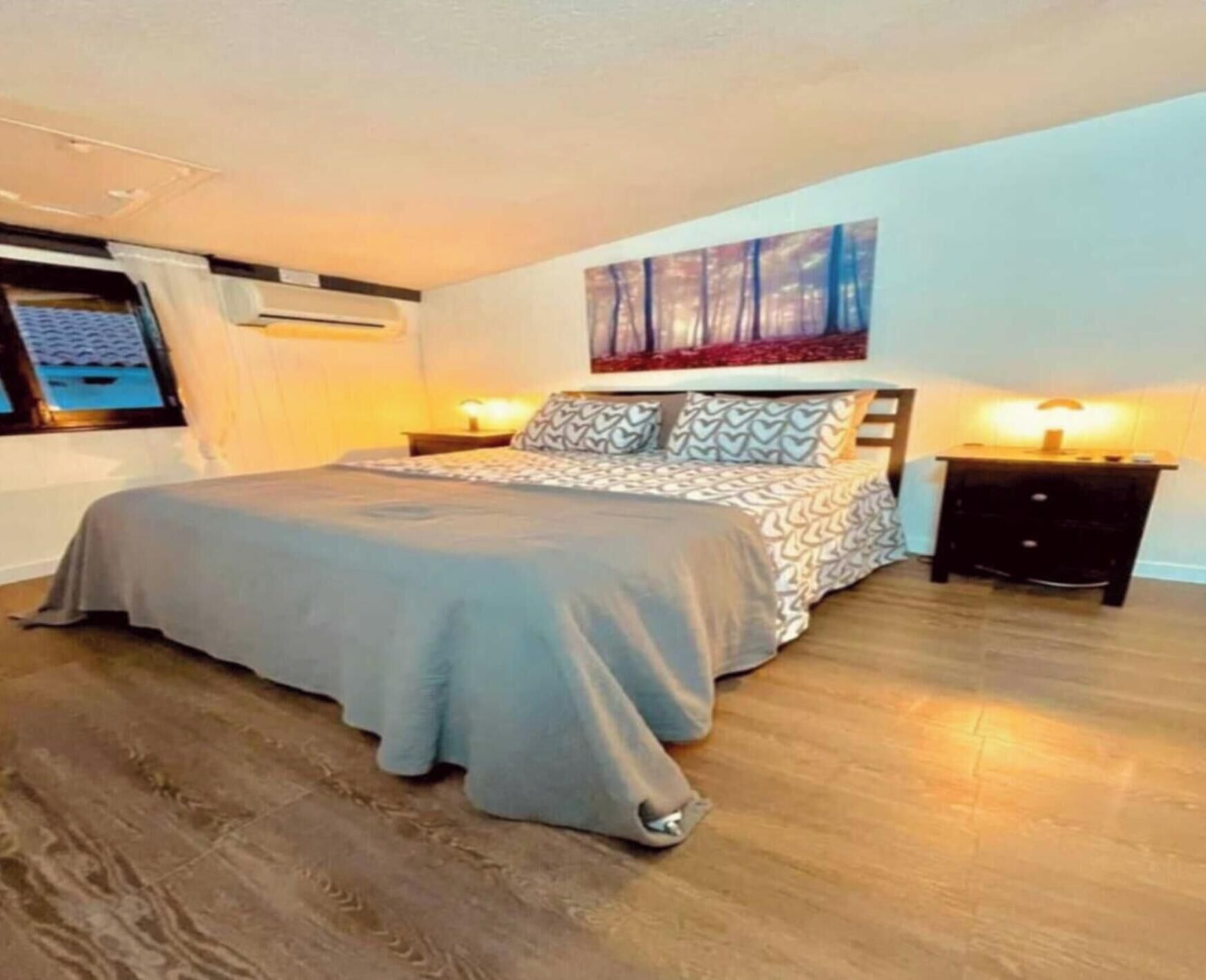 2 bedrooms, iron/ironing board, bed sheets