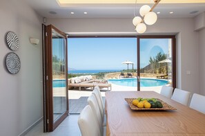 Family dining - Vardina Villa (Apokoronas)
